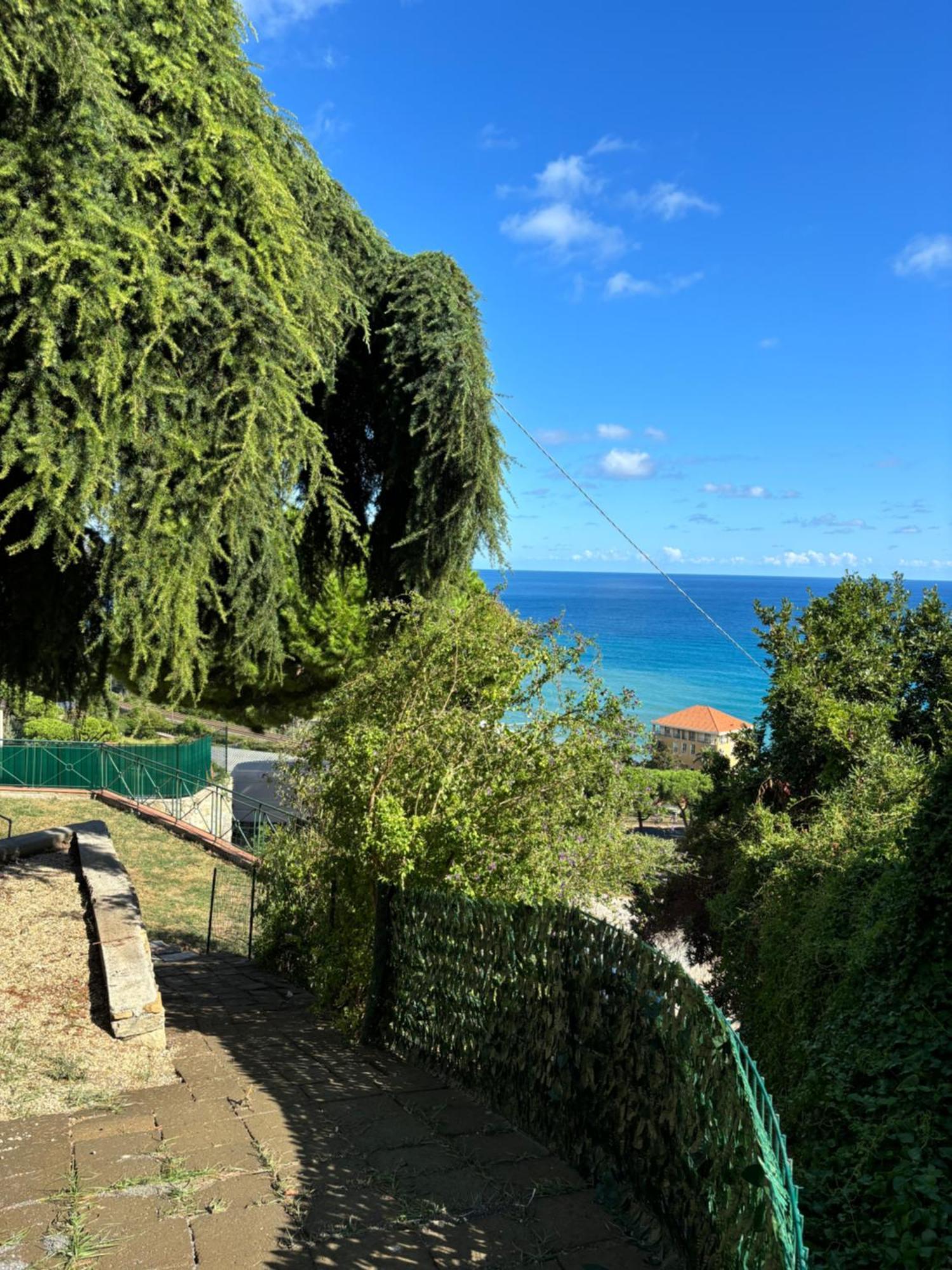 Appartamento Il Giardino Del Mare Ventimiglia Esterno foto