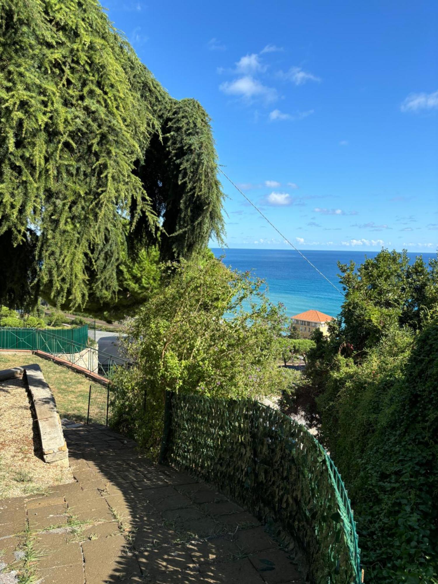 Appartamento Il Giardino Del Mare Ventimiglia Esterno foto