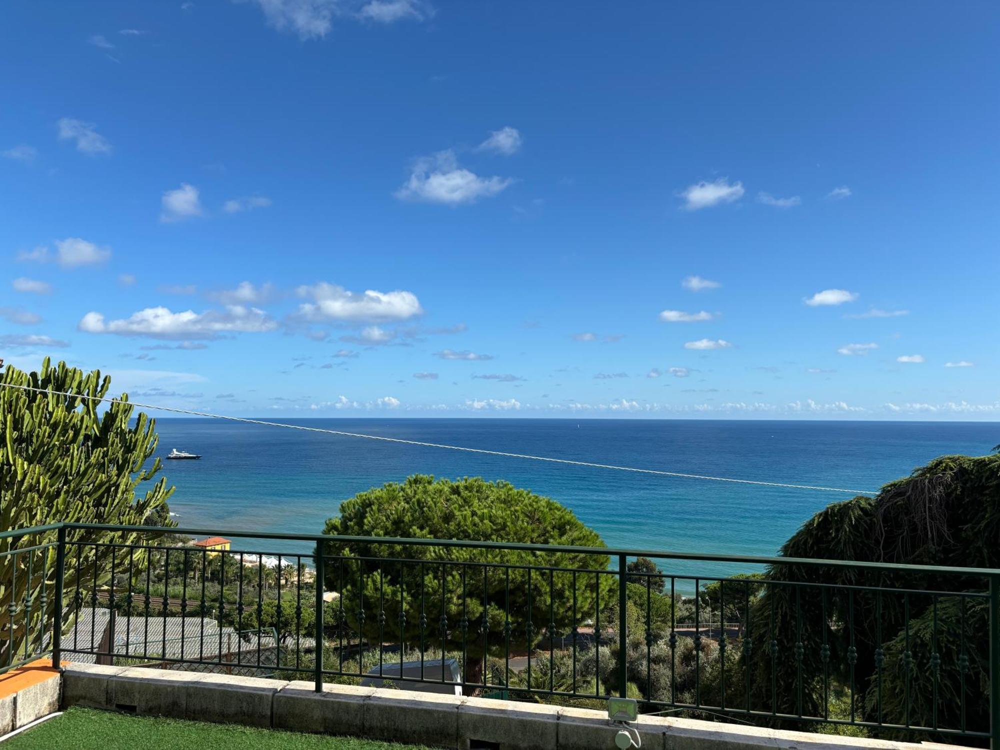 Appartamento Il Giardino Del Mare Ventimiglia Esterno foto