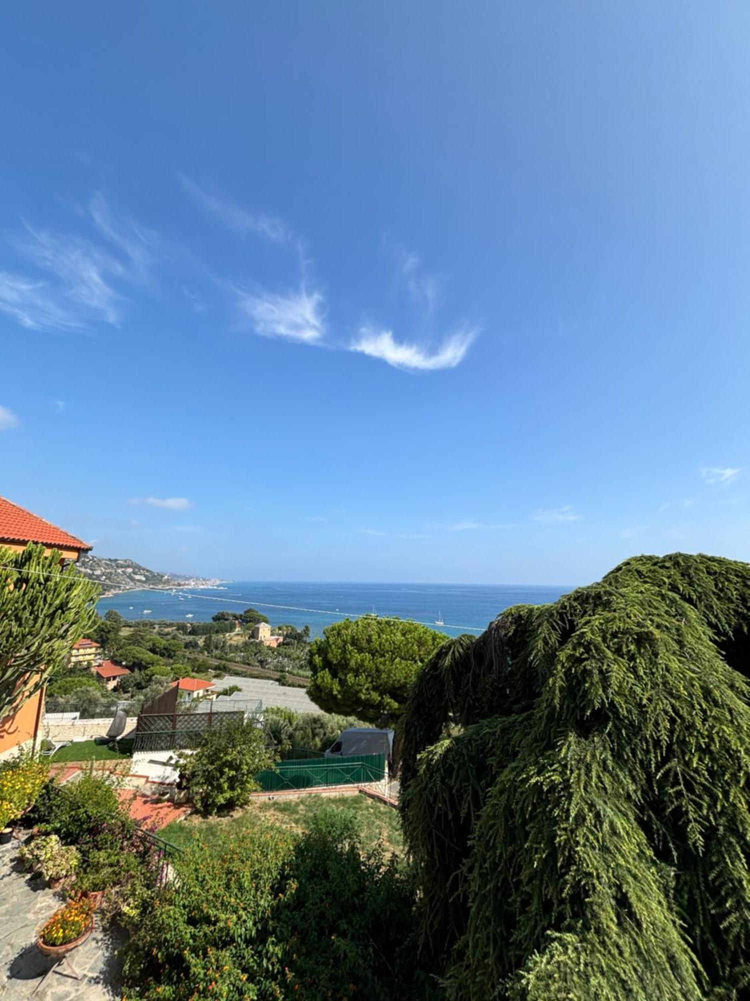 Appartamento Il Giardino Del Mare Ventimiglia Esterno foto